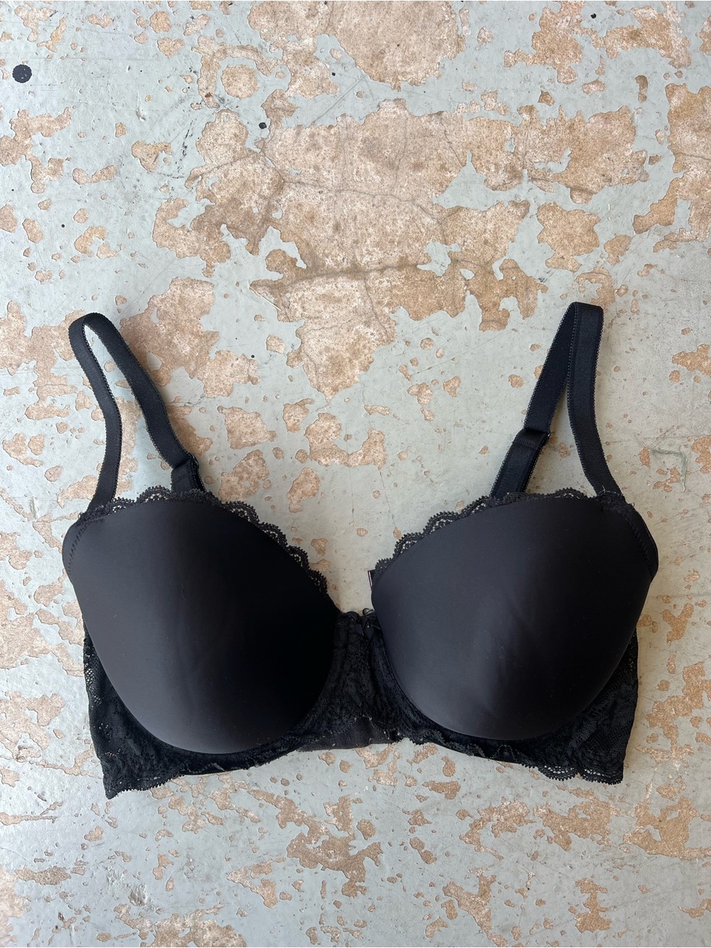 Victoria's Secret Dream Angels Black Lace Trim Underwire Bra